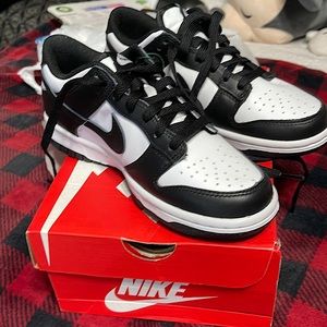 Nike dunk low pandas 4Y